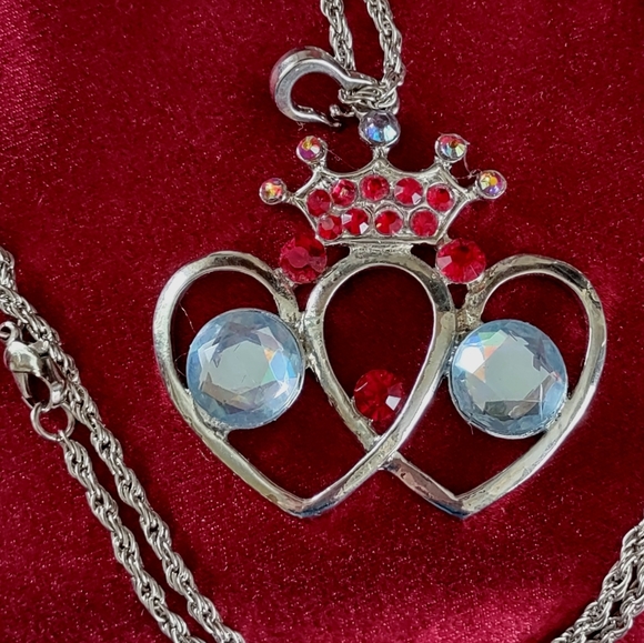 Crown of Hearts Celtic Pendant - Picture 2 of 9